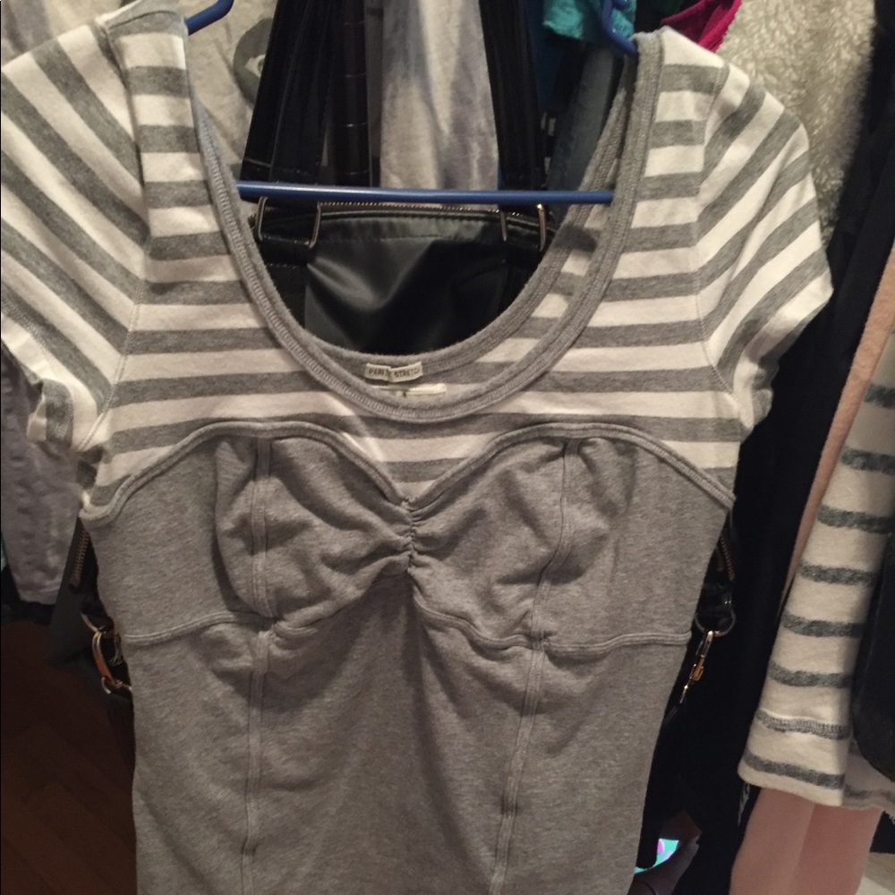 Abercrombie and Fitch too SZ LG scoop neck and bac